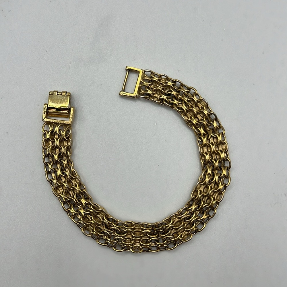 Vintage Gold Tone Heart Love Chain Bracelet Bangle Jewelry Boho MCM - Picture 6 of 10